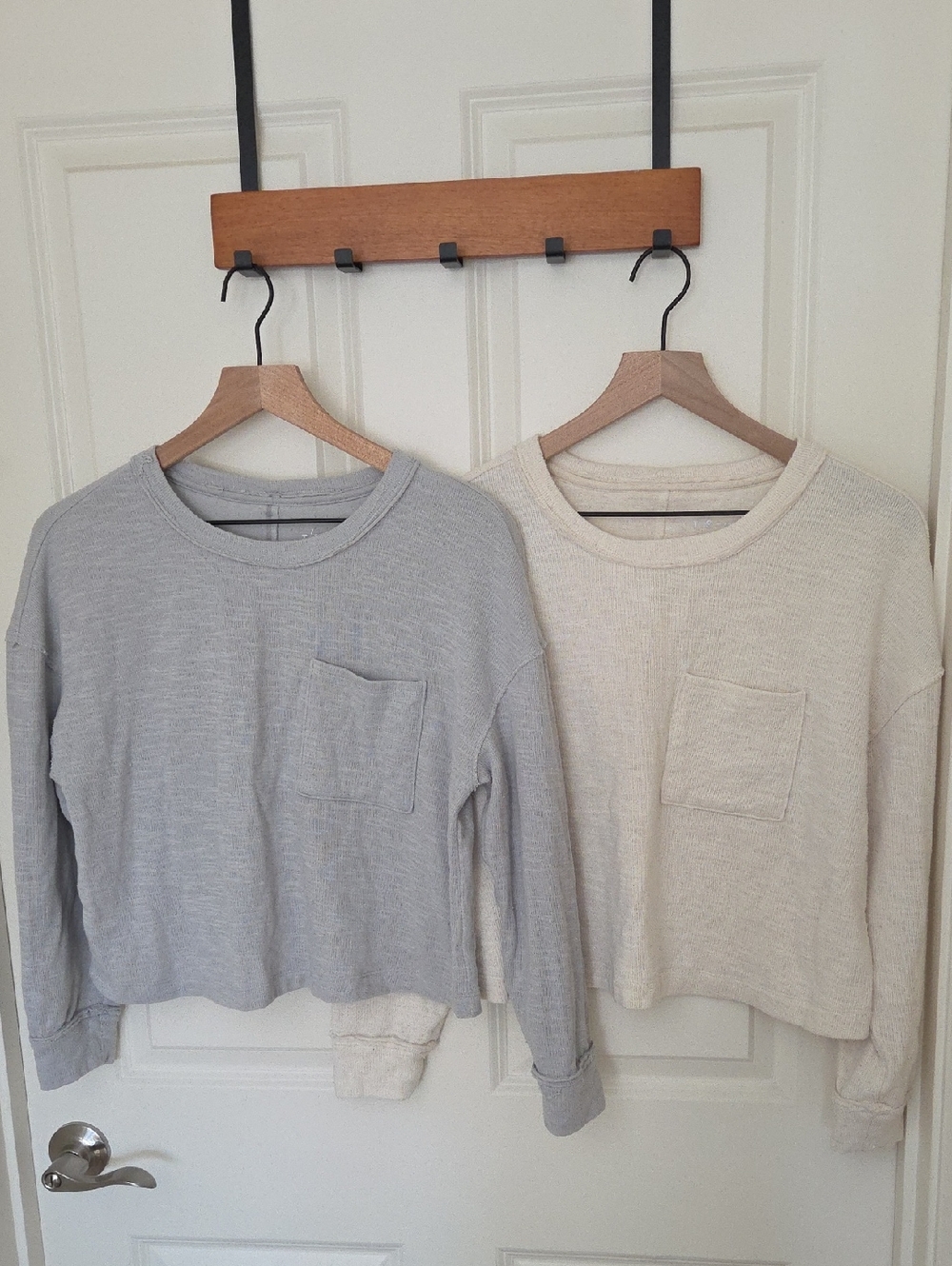 Women’s Relaxed Crop Long Sleeve Tops (2)
